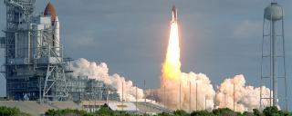 Launch of shuttle Discovery, STS-31